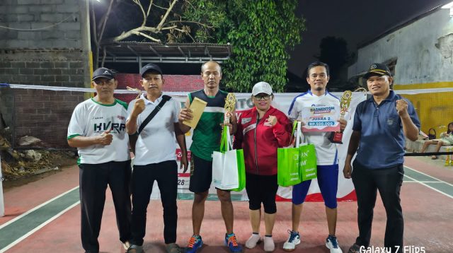 DPC PSI Pondok Melati Bekerjasama dengan Karangtaruna RW.004 gelar Turnamen Bulutangkis antar RT