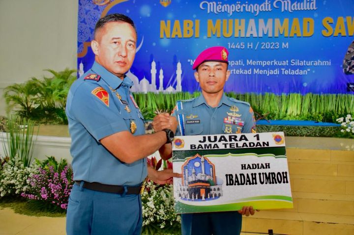 DANKORMAR BERANGKATKAN UMROH PRAJURIT TELADAN