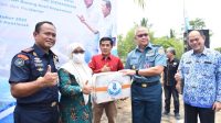 Danlantamal XII Hadiri Acara Pembagian Ikan Kepada Masyarakat Dalam Rangka Bulan Bakti Kelautan dan Perikanan