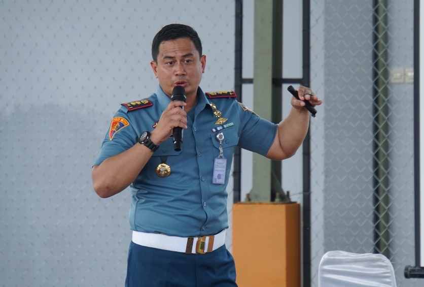 Danpom Lantamal XII Berikan Penyuluhan Keselamatan dan Kesadaran Berlalu Lintas untuk Personel Lantamal XII ko