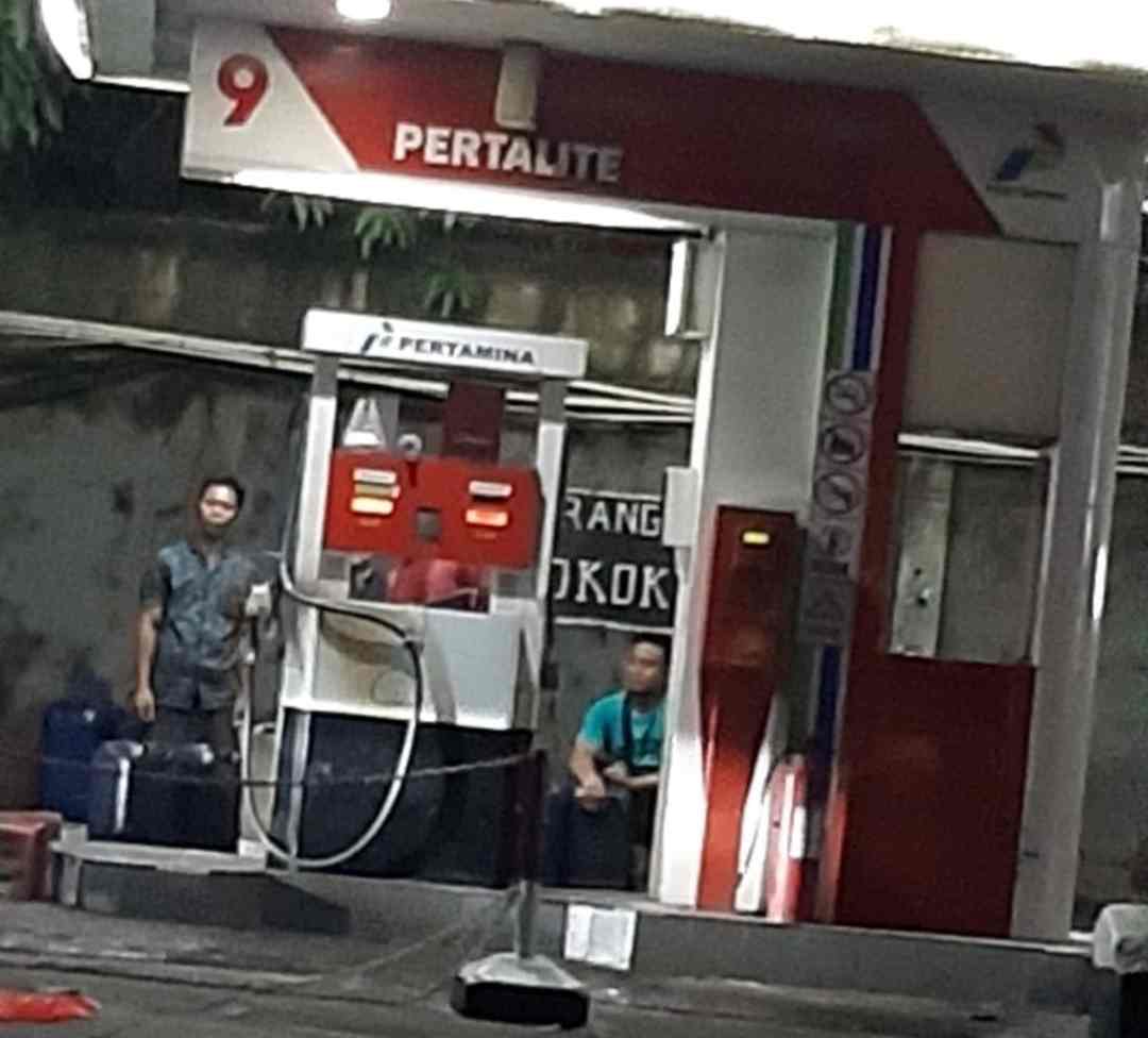 SPBU Nakal Layani Pembelian BBM Bersubsidi Jenis Petralite Gunakan  Jerigen?