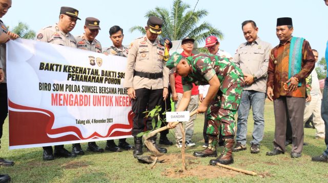 GELAR KEGIATAN BAKTI KESEHATAN, BAKTI SOSIAL BAGIKAN 50 PAKET SEMBAKO & PENANAMAN 50 POHON