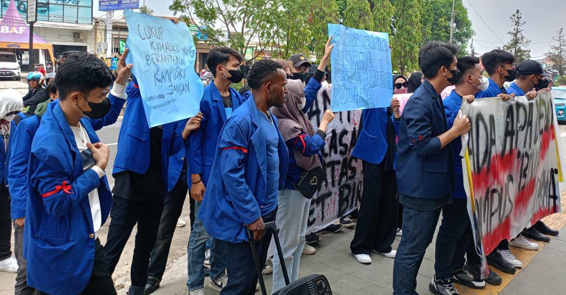 Aliansi Mahasiswa Gruduk Kampus Bina Darma, Pertanyakan Masalah Sengketa Aset