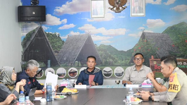 Bey: Truk Besar Hanya Boleh Melintas di Parung Panjang Pukul 22.00-05.00