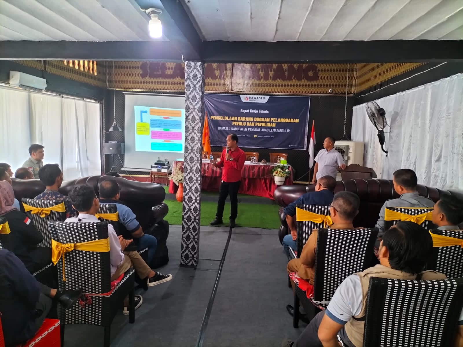 Polsek Talang Ubi Hadiri Rapat Kerja Teknis Pengelolaan Barang Bukti Pelanggaran Pemilu