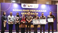 KEJATI JABAR DAN 3 KEJARI MENERIMA PENGHARGAAN DARI DIREKTORAT JENDERAL PAJAK ATAS KINERJA PENANGANAN PERKARA PERPAJAKAN