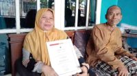 Apresasi Bupati Garut Kepada Nia Kurniati Menjadi  Motivator Donor Darah di  Garut Selatan