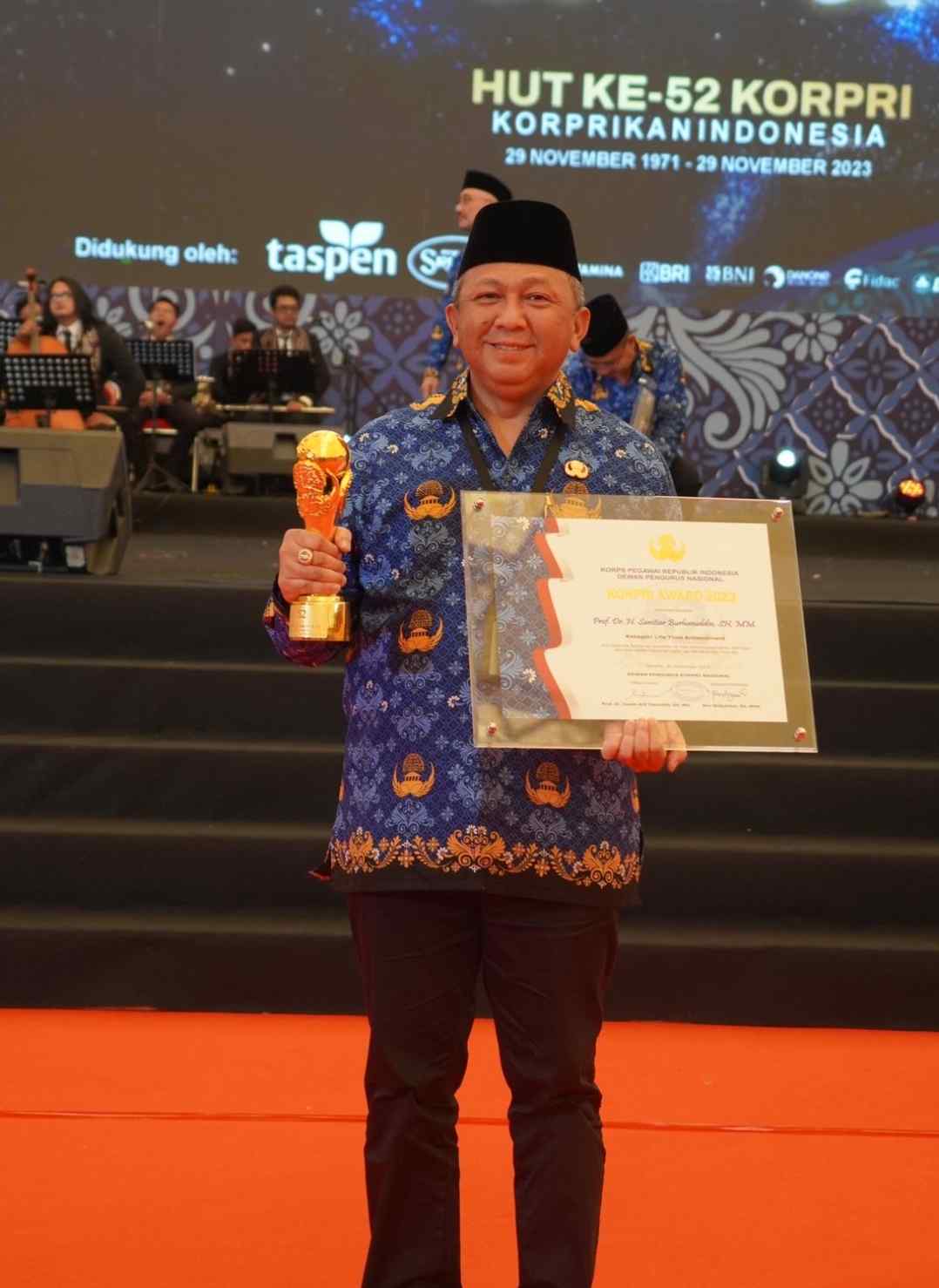 Jaksa Agung Prof. ST Burhanuddin Meraih Life Achievement Award dari Dewan Pengurus KORPRI