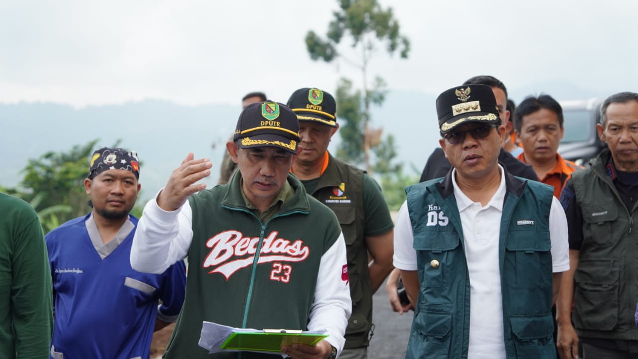 Bupati Bandung Bakal Terapkan 2 Strategi Tangani Luapan Air Selokan Masuk ke Dalam Ruangan RSUD Bedas Kertasari