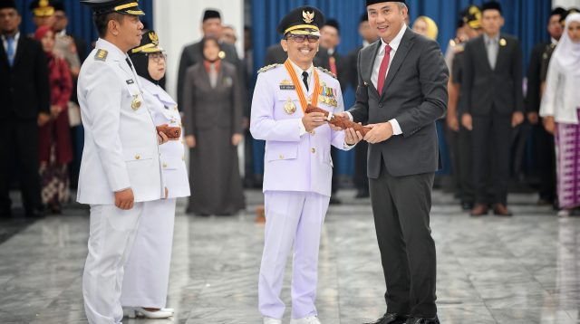 Resmi Aep Saepuloh dilantik Sebagai Bupati Depinitif Kabupaten Karawang