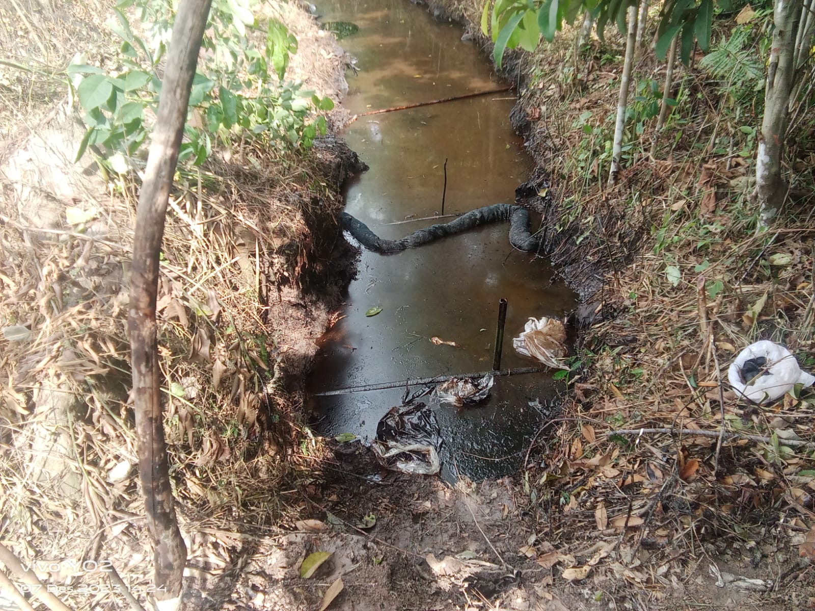 Diduga Akibat Kelalaian Pihak PT.Pertamina Hulu Rokan Zona 4 Adera Field, Menyebabkan Kerugian Bagi Masyarakat Dan Lingkungan Hidup