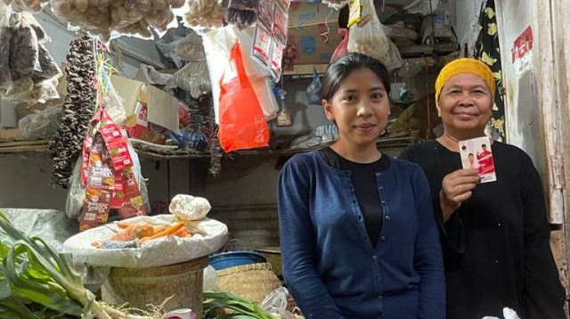 Caleg DPRD Provinsi Jatim Ghina Rabbani Wasisto Ajak Pedagang Pasar Dukung Capres Nomer Urut 3