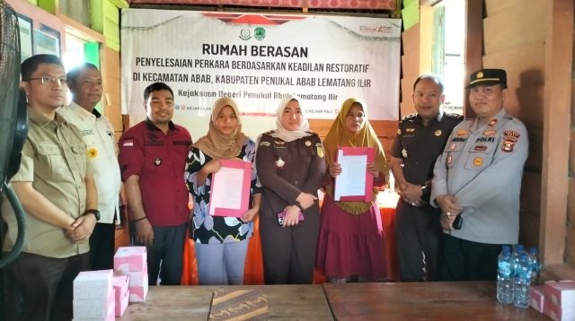Polsek Penukal Abab Menggelar Kegiatan Penyelesaian Perkara Berbasis Keadilan Restoratif di Desa Betung Barat