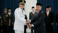 Bey Machmudin Lantik Agus Mulyadi sebagai Penjabat Wali Kota Cirebon