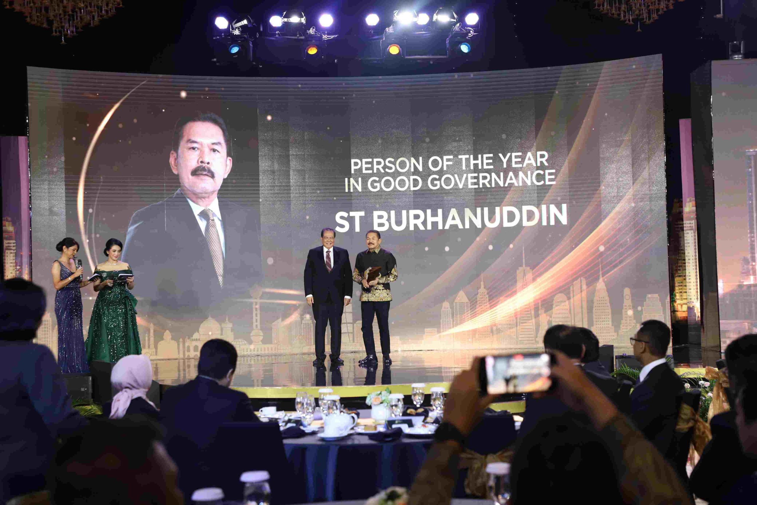 Jaksa Agung ST Burhanuddin Meraih Penghargaan Person of The Year in Good Governance