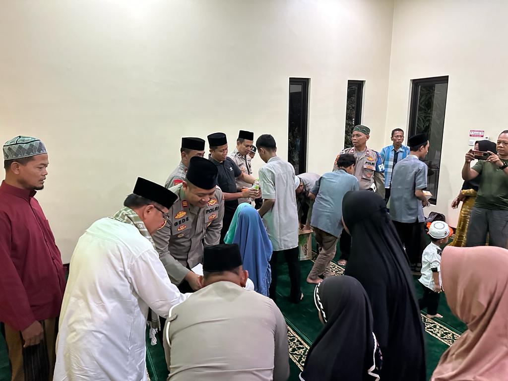 Polsek Tarumajaya Gelar Bakti Sosial Santuni Anak Yatim dan Warga Jompo
