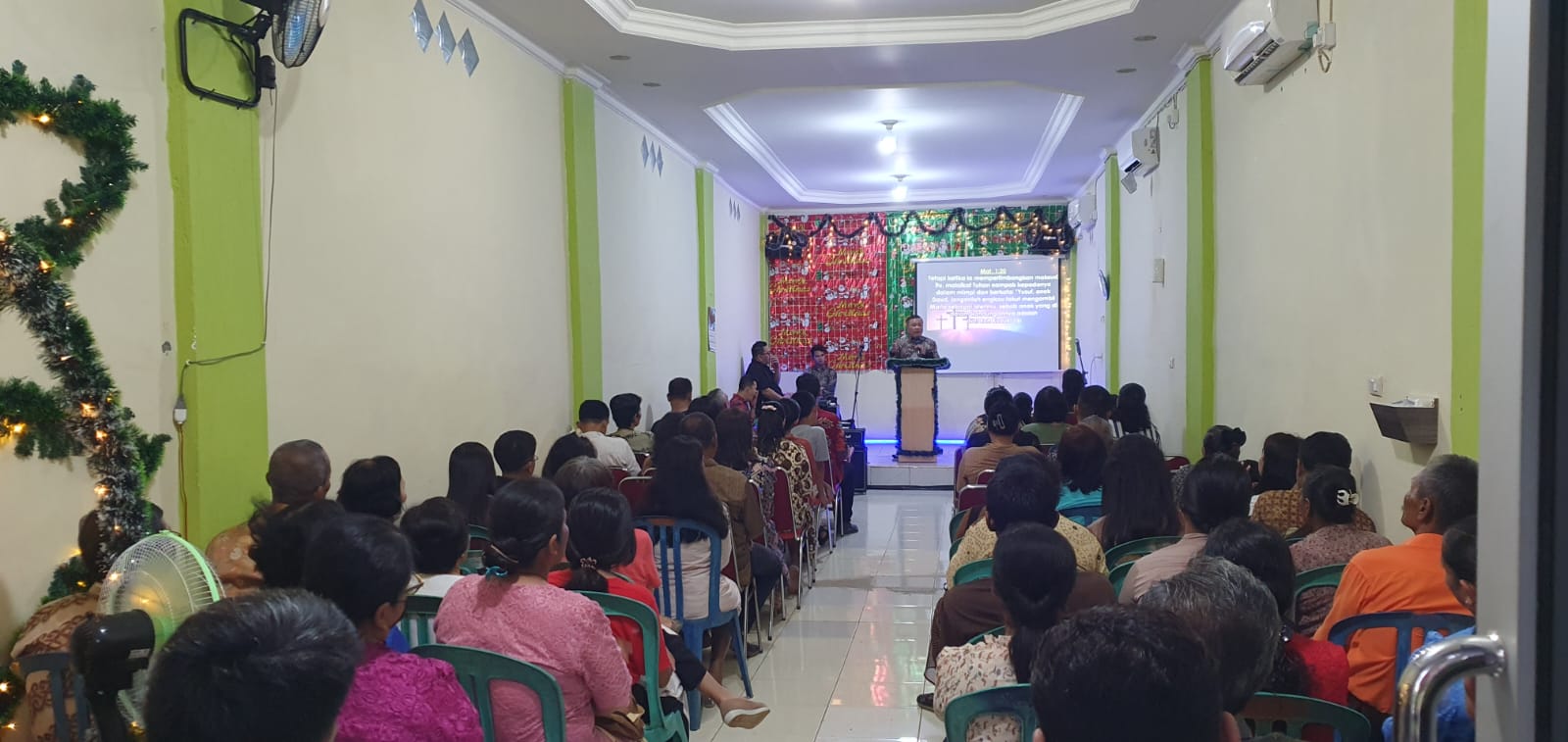 Personil Polres PALI Lakukan pengamanan kegiatan dalam rangka peringatan Natal tahun