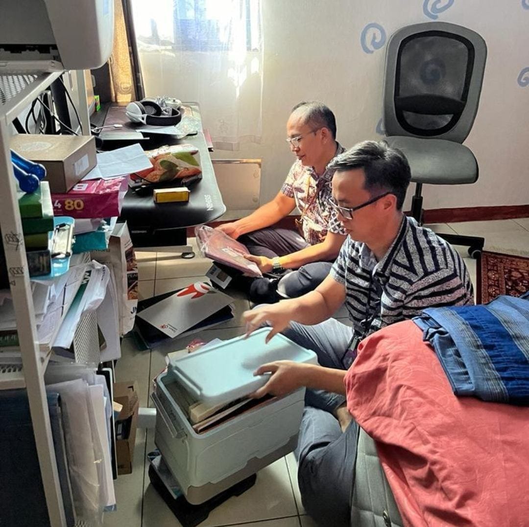 Tim Penyidik Kejagung Geledah dan Sita 15 Keping Emas Logam Mulia Seberat 128 Gram dalam Perkara Komoditi Emas