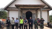 Setiap Gereja di Kabupaten PALI Provinsi Sumatera Selatan (Sumsel ), Dijaga Ketat Oleh Aparat Kepolisian Resort PALI Saat Perayaan Natal