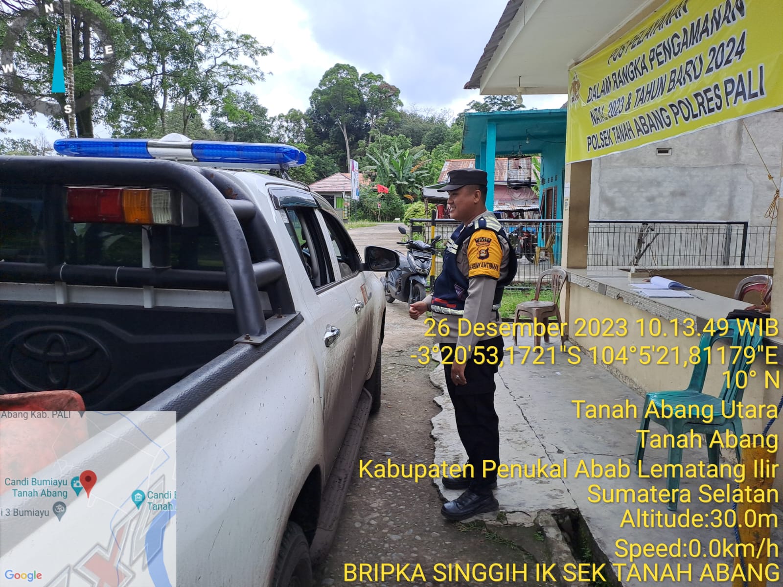 Polsek Tanah Abang Briptu. M. Jaim Dani S.H Bersama Unit Intelkam Bripka Singgih Memastikan Keamanan di Objek Wisata Candi Bumi Ayu