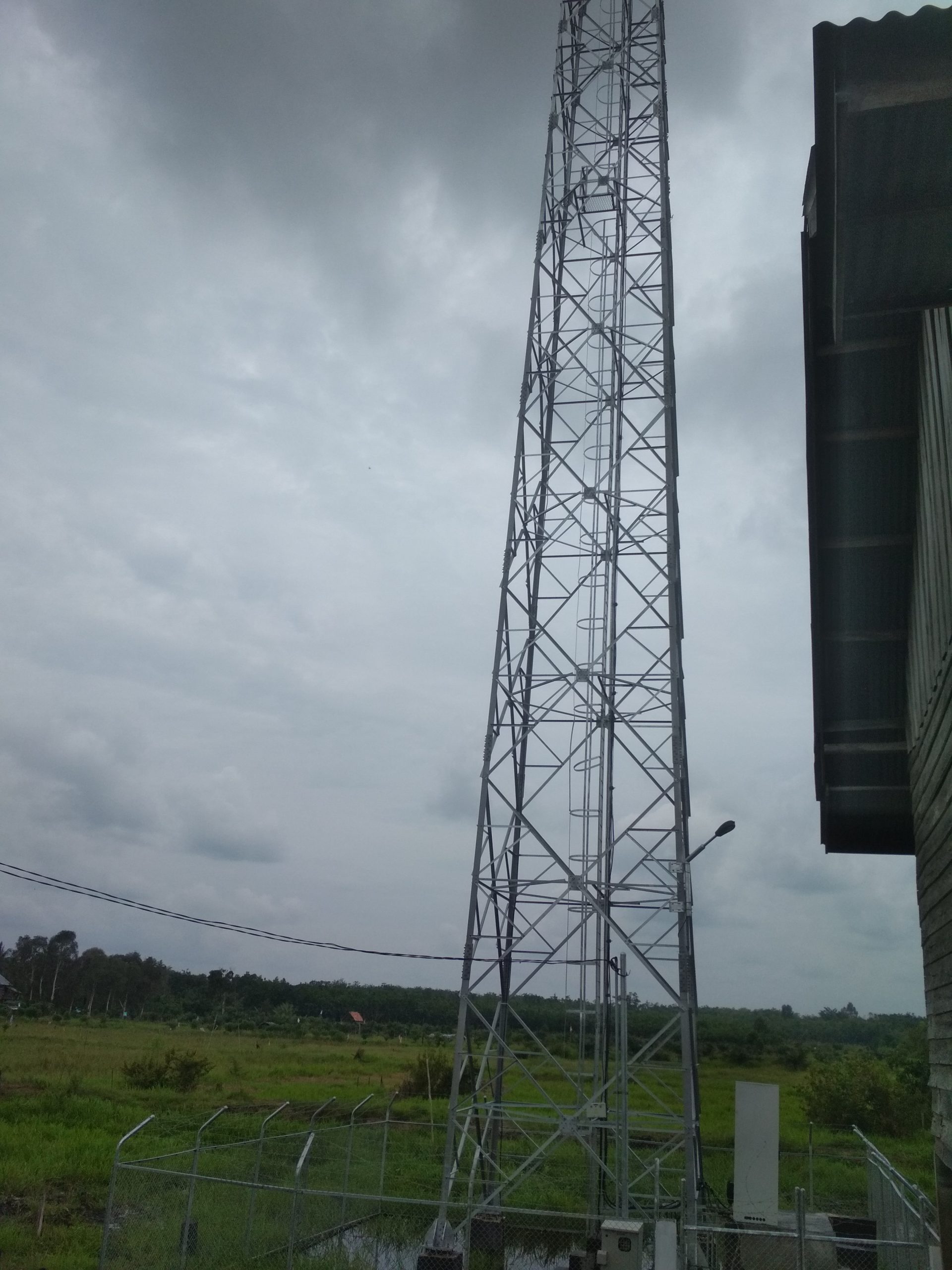Pemasangan Tower Indosat Didesa Air Itam Timur Mengundang Polemik