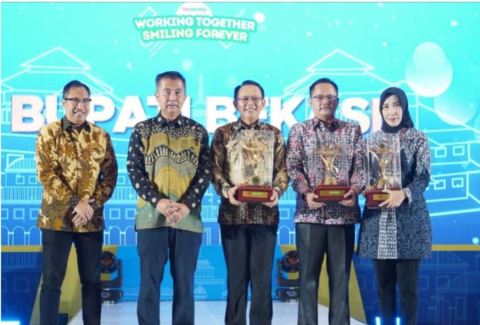 Lagi – lagi Pj Bupati Bekasi Dani Ramdan diganjar Penghargaan Anugerah Philothra 2023, Menyandang Predikat Pembina Terbaik Wajib Pajak