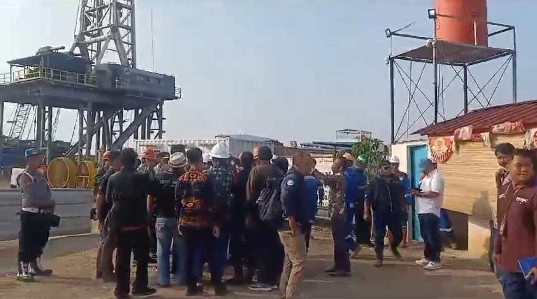 Pj Bupati Bekasi Dani Ramdan Kunjungi Lokasi Pertamina EPN 01 di Tambelang 1 Kunjungan Pj Bupati Bekasi Dani Ramdan ke Lokasi Pengeboran Pertamina di Tambelang Kabupaten Bekasi (Kamis,28/12/2023)