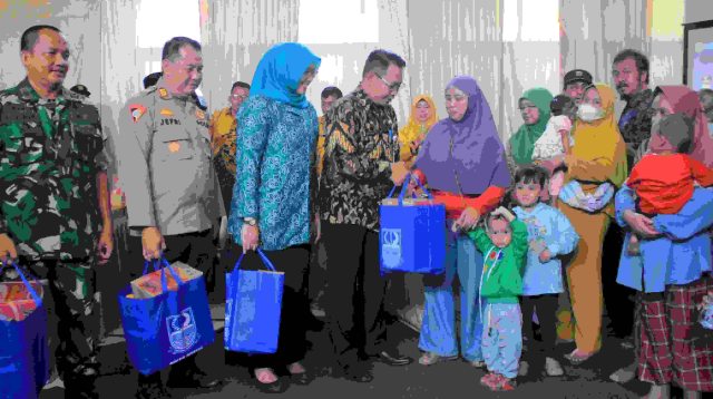 Dinsos Kabupaten Bekasi Salurkan Bantuan Kepada Balita Terindikasi Gangguan Pertumbuhan