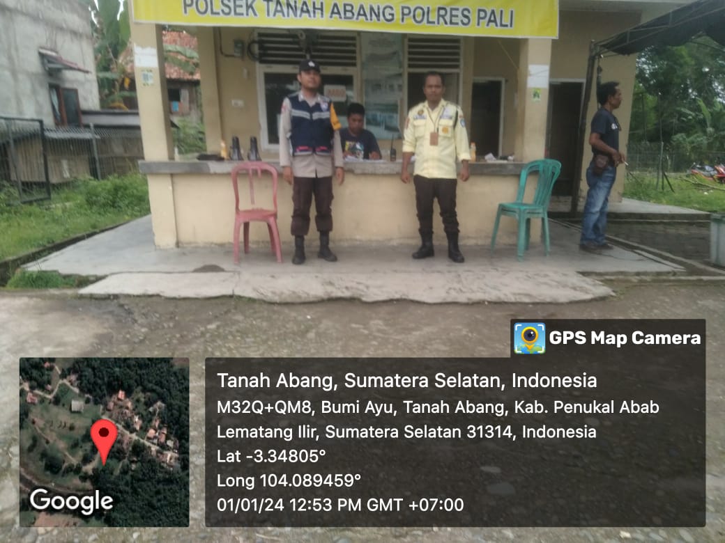 Kapolsek Tanah Abang Menunjukkan Keterlibatannya Yang Aktif Dalam Menjaga Keamanan Desa Bumi Ayu