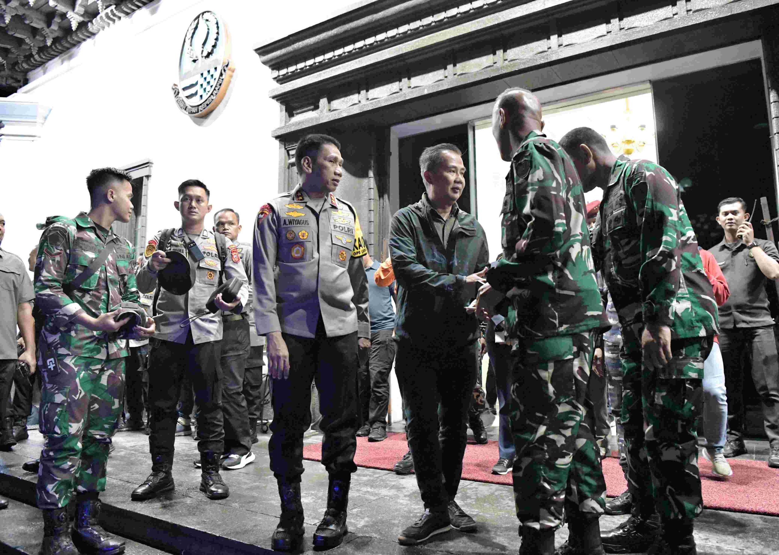 Bey Machmudin Patroli Gabungan di Malam Tahun Baru 2024