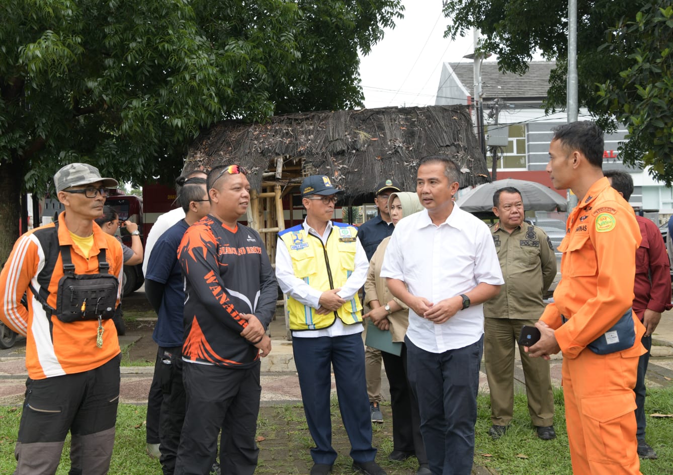 GEMPA SUMEDANG, Bey Machmudin: Kemenkes Akan Kirim Tenda Khusus untuk Opname dan Operasi