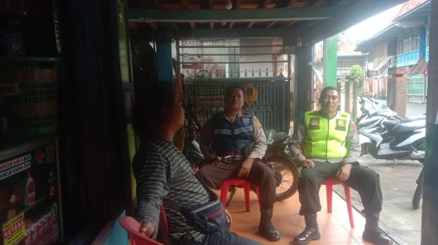 Kapolsek Penukal Abab IPTU Arzuan SH Bersama Jajarannya Gelar Jum’at Curhat