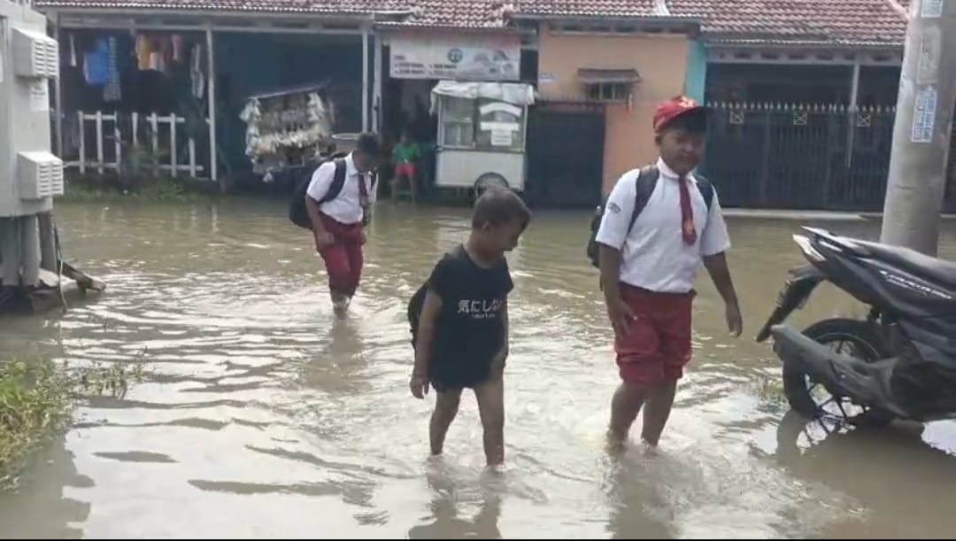 Perumahan di Cibarusah Bekasi, 2 Hari Rendam Banjir