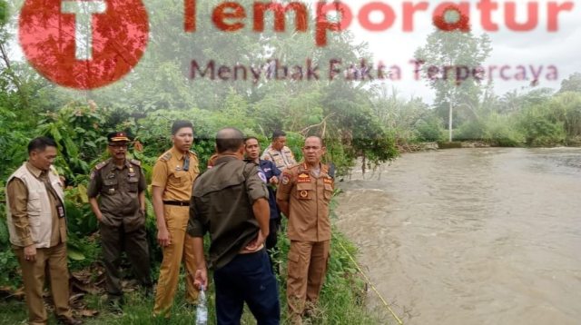 PJ. Bupati Fauzan Khoiri Denin Monitoring ke Lokasi Banjir di Kecamatan Paiker