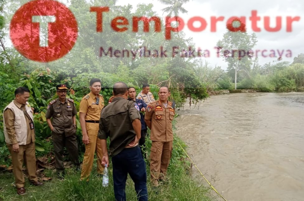 PJ. Bupati Fauzan Khoiri Denin Monitoring ke Lokasi Banjir di Kecamatan Paiker