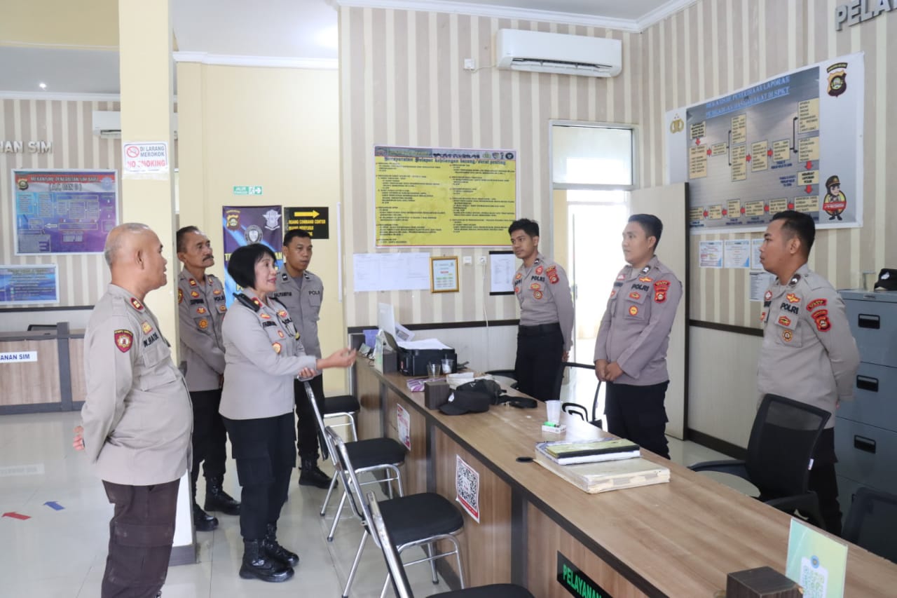 Wakapolres PALI Kompol Farida Aprillah S. H. , Melakukan Pengecekan Ruang Sentra Pelayanan Kepolisian Terpadu