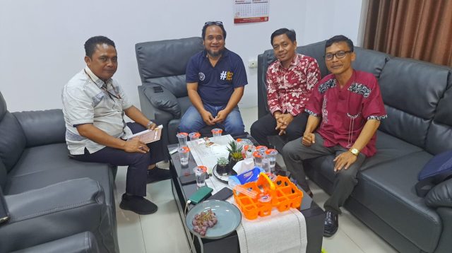 Menghadapi Musim Hujan, KPU Bekasi Mengedepankan Kehati-hatian dan Keamanan dalam Distribusi Surat Suara Pemilu 2024