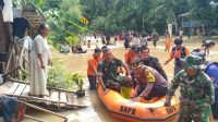 Kapolsek Talang Ubi Libatkan Diri Mengecek Banjir Didesa Sungai Baung dan Desa Semangus