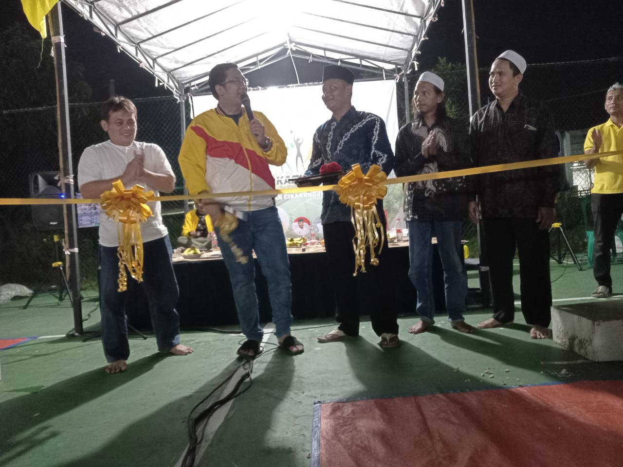 Ketua Komisi 2 DPRD Kabupaten Bekasi Resmikan Sarana Olah Raga Di Perumahan TCI 2