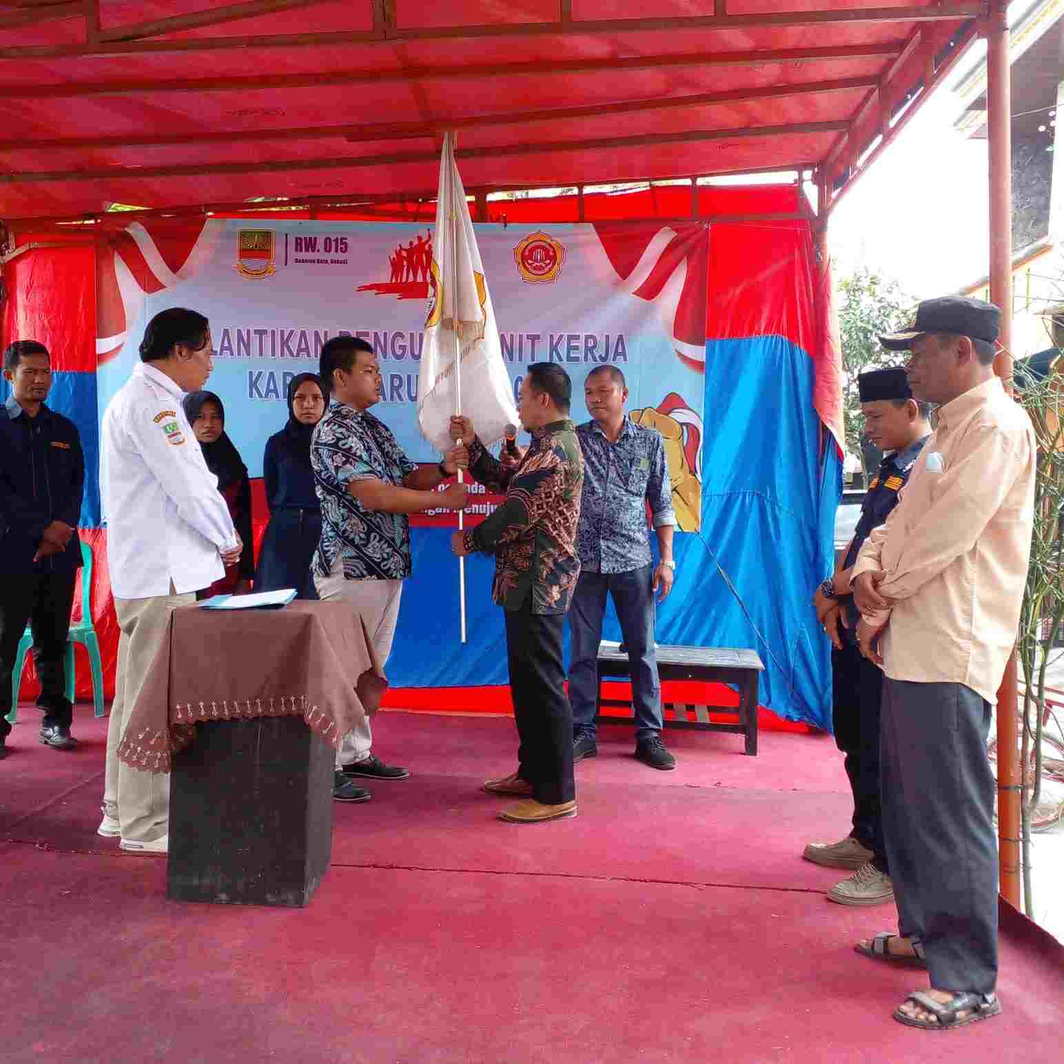 Pelantikan Pengurus Unit Kerja Karang Taruna RW 015 di Perumahan Villa Gading Harapan, Kabupaten Bekasi