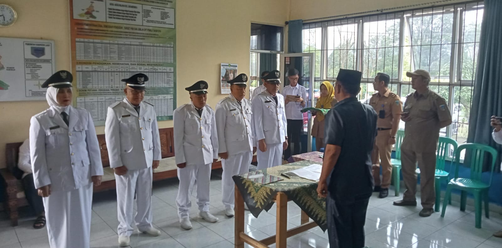 Pelantikan Tiga PJS Kades di Kecamatan Sukamerindu Diwarnai Aksi Protes Dari BPD dan Warga Setempat