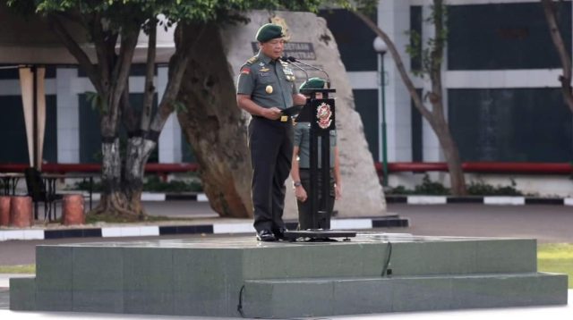 Kaskostrad Pimpin Upacara 17-an Bulan Januari di Makostrad