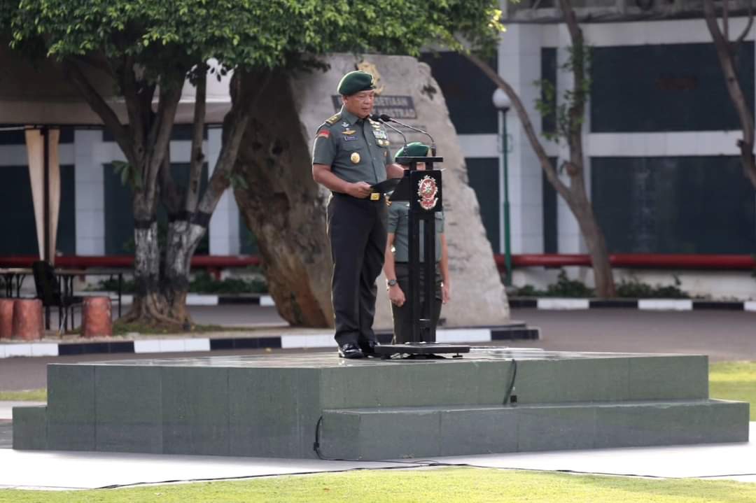 Kaskostrad Pimpin Upacara 17-an Bulan Januari di Makostrad