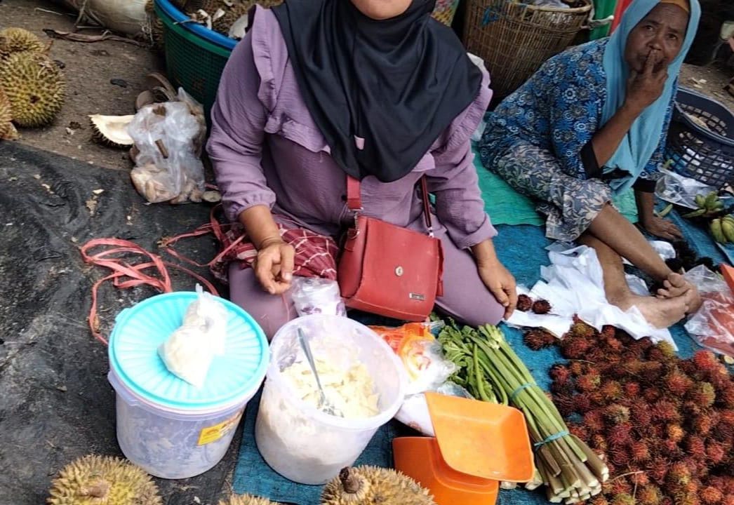 Humas DPP LSM BAKORNAS Terasa Pilu Atas Dugaan Pungli Yang di Lakukan Oknum ASN Pegawai Pasar Pendopo Dengan Dalil Kontribusi Kekantor dan Uang Sampah,Keteteran