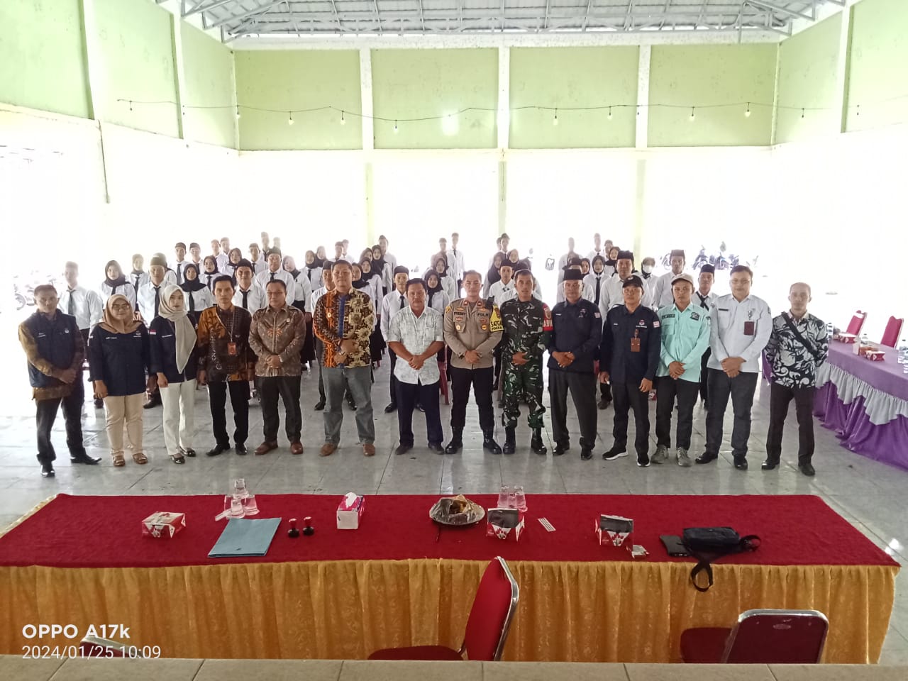 Polsek Penukal Utara Hadiri Pelantikan Kelompok Penyelenggara Pemungutan Suara (KPPS) Se-Kecamatan Penukal Utara