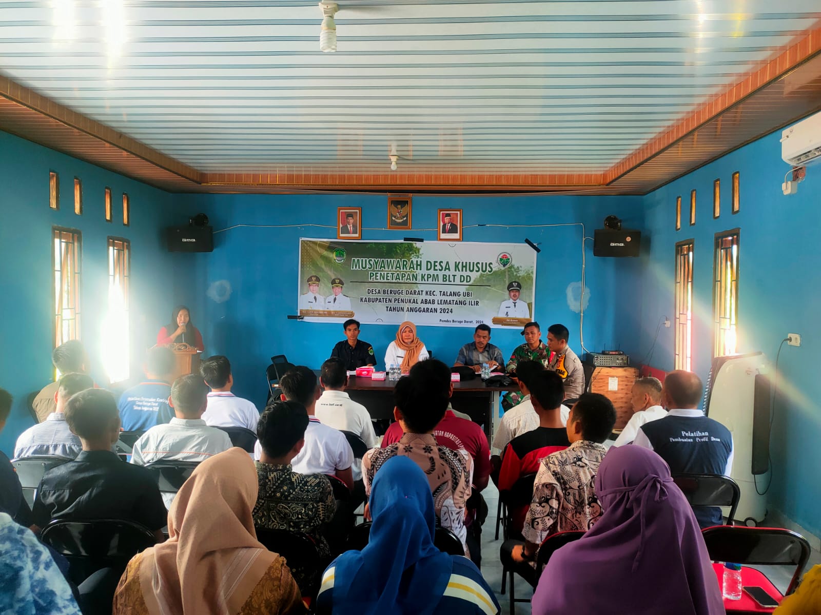 Polsek Talang Ubi Turut Hadir Dalam Kegiatan Musyawarah Desa Khusus di Kantor Kepala Desa Beruge