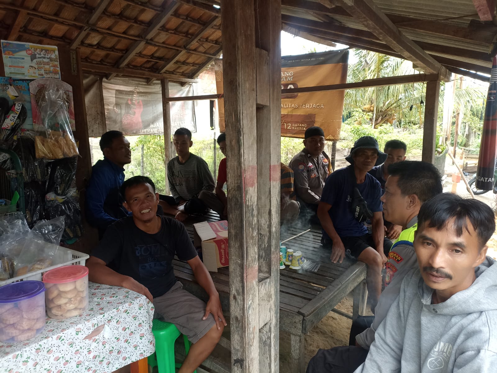 Polsek Penukal Utara Gelar Jum’at Curhat Didesa Kota Baru
