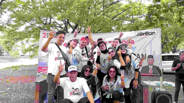 Senam Gemoy di Desa Waluya Sosialisasikan Dukungan Emak-emak untuk Prabowo-Gibran