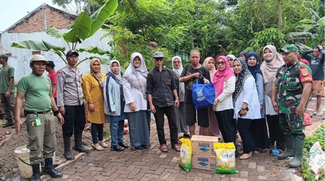 Dinas Sosial Kabupaten Bekasi  Bergerak Cepat Bantu Rumah Warga yang Roboh di Kecamatan Setu