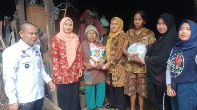 Pj Bupati Empa Lawang Fauzan Khoiri Denin Sambangi Korban Kebakaran di Desa Batu Bidung